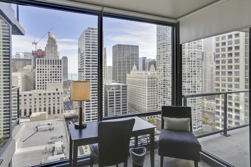Bridgestreet At State And Grand Aparthotel Chicago Buitenkant foto