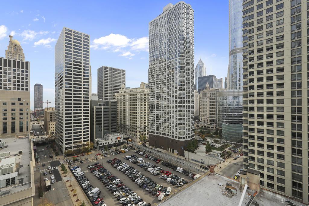 Bridgestreet At State And Grand Aparthotel Chicago Buitenkant foto
