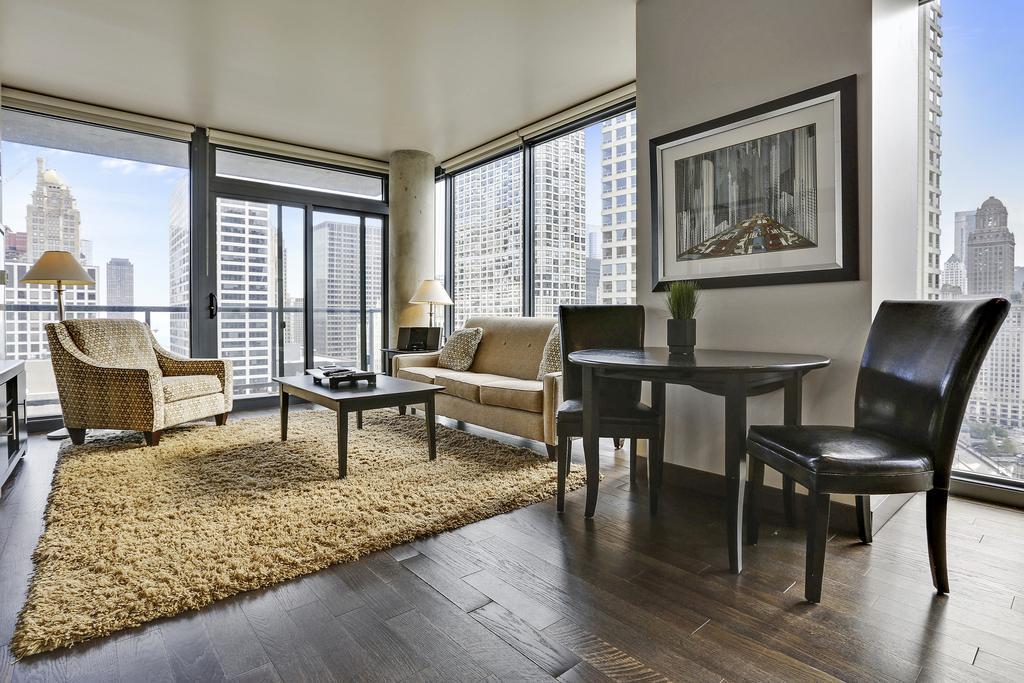 Bridgestreet At State And Grand Aparthotel Chicago Buitenkant foto