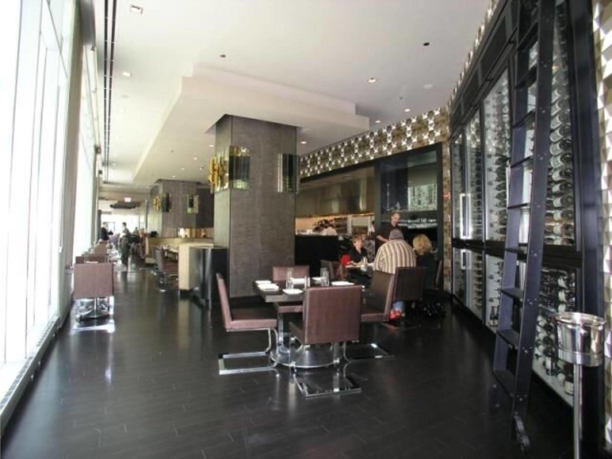 Bridgestreet At State And Grand Aparthotel Chicago Buitenkant foto