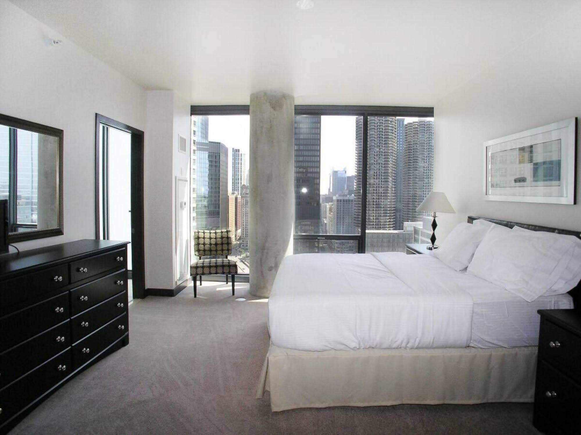 Bridgestreet At State And Grand Aparthotel Chicago Buitenkant foto